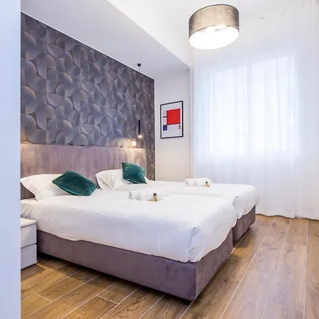 Joivy Chic In Piazza Dante, Apartment