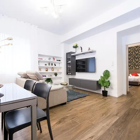 Apartment Joivy Chic In Piazza Dante, Genoa