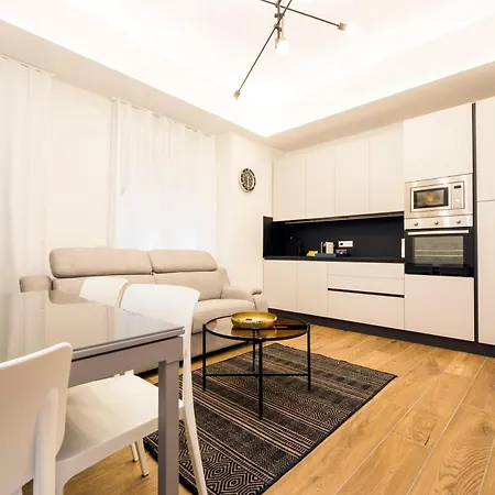 Joivy Chic In Piazza Dante, Apartment *
