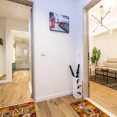 Apartment Joivy Chic In Piazza Dante, Genoa